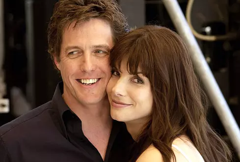 Sandra Bullock se iubeşte cu Hugh Grant
