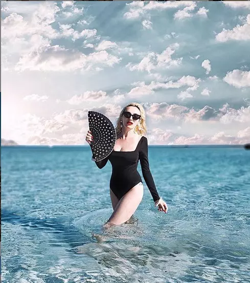 Ana-Morodan-isi-micsoreaza-sanii-7