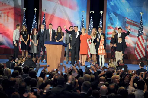 Mitt Romney alaturi de familie si sustinator