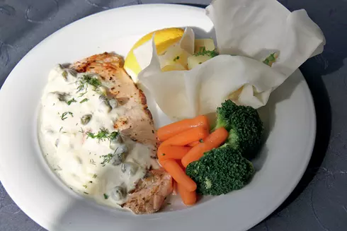 File de somon cu lemon butter si sos de lamaie