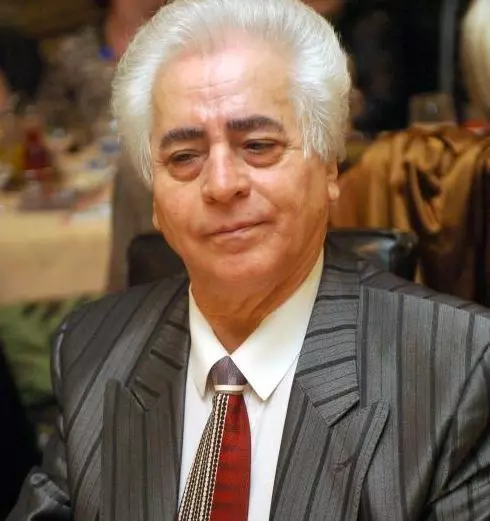 ce-a-ajuns-sa-faca-ion-laceanu-pentru-bani-la-84-de-ani-8