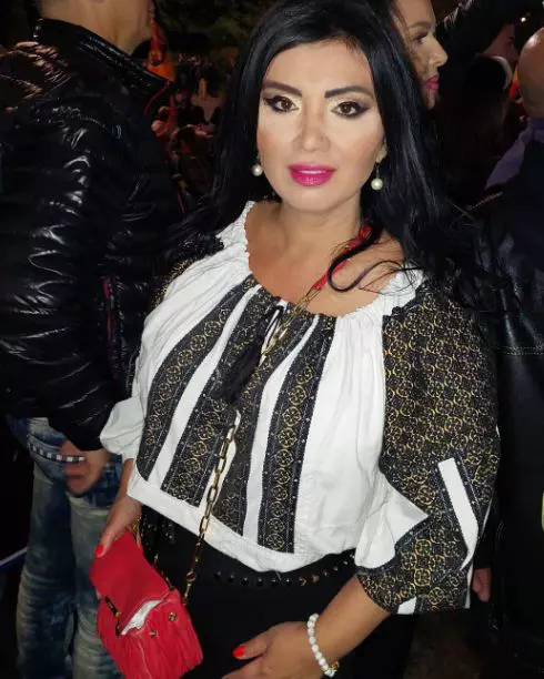 adriana bahmuteanu 5