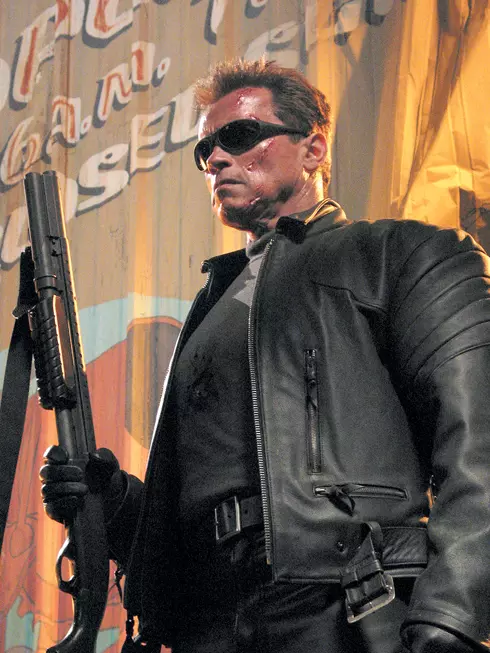 ARNOLD SCHWARZENEGGER 