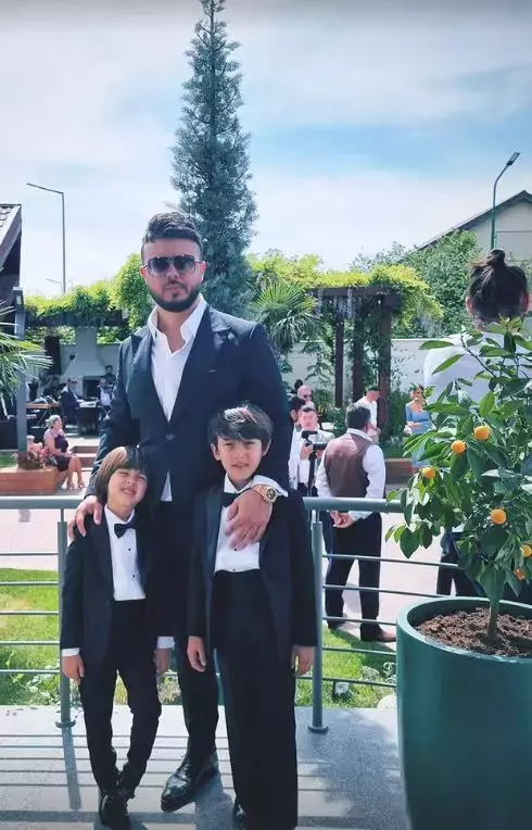 Badalau si cei doi copiii ai sai