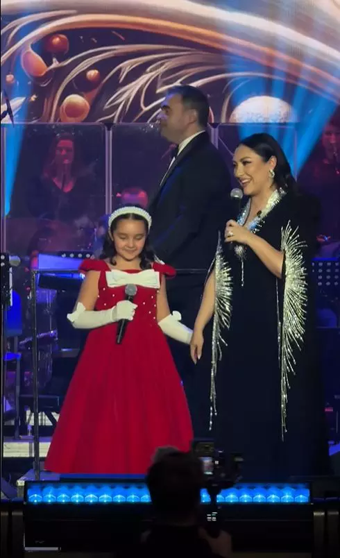 Eva Măruță, după ce a cântat cu mama ei pe scenă  (6)