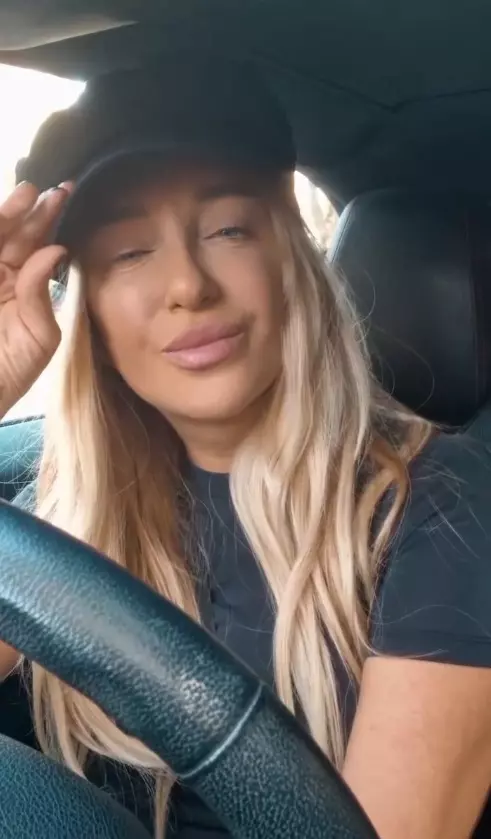 tania budi 77