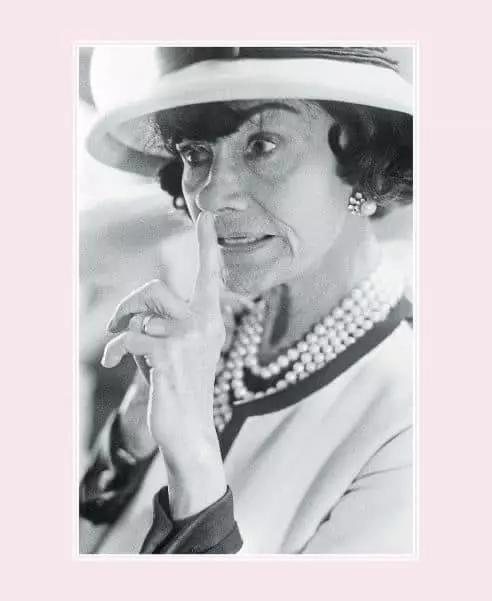 Coco Chanel, lecții de fashion și stil de la cea mai influentă creatoare de modă a secolului trecut