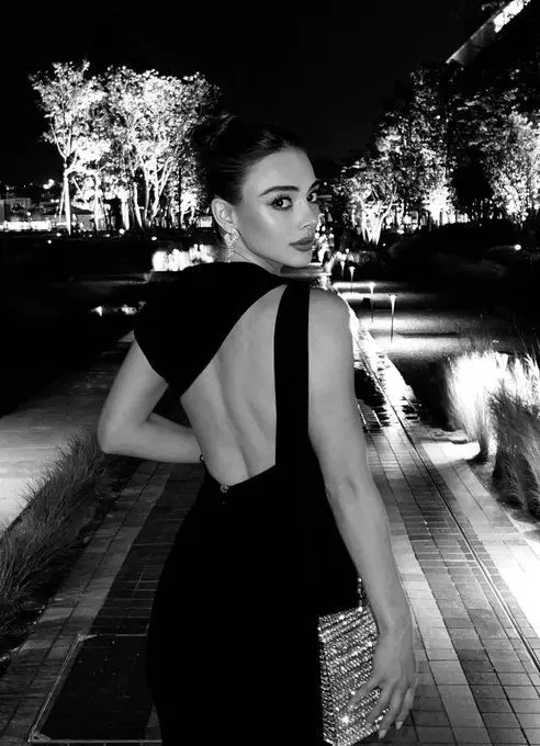 cine-e-rabia-soyturk-defne-din-serialul-melek-4