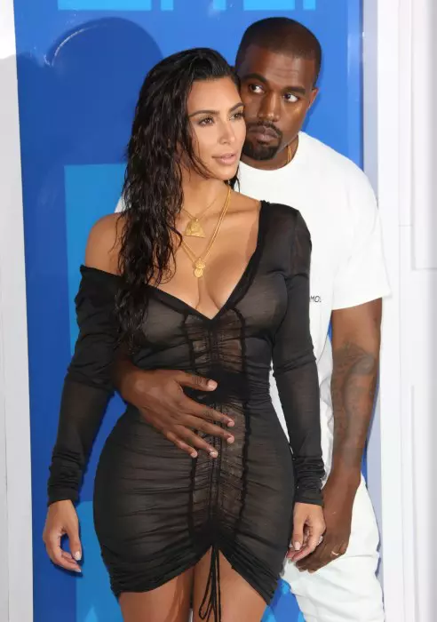Kim Kardashian si Kanye West