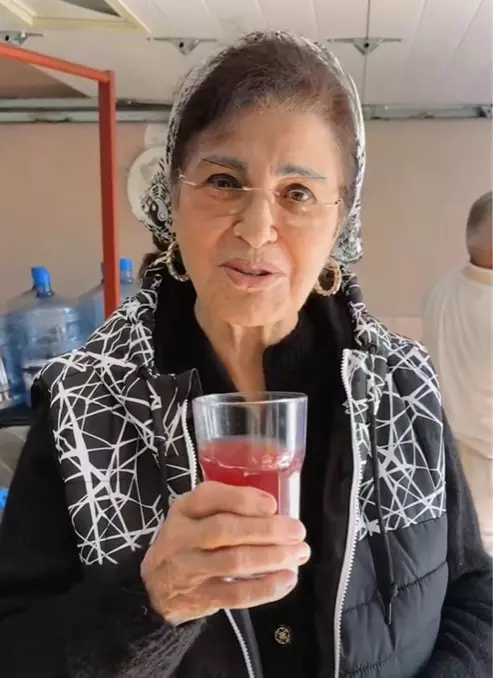 Irina Loghin pahar de must