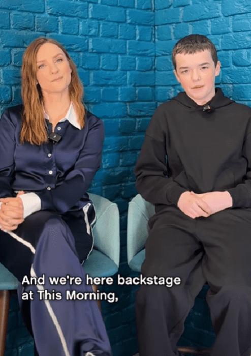 Erin Doherty si Owen Cooper