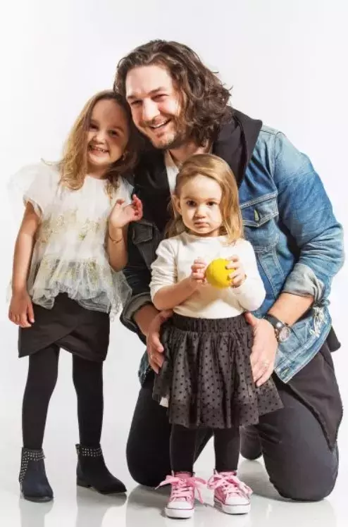 cine-este-sotia-lui-chef-florin-dumitrescu-de-la-chefi-la-cutite-cum-s-au-cunoscut-si-cati-copii-au-impreuna-459906-copy-2