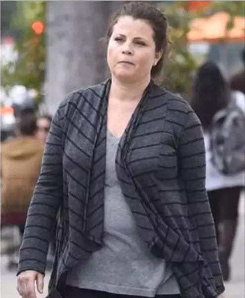 Yasmine-Bleeth-10