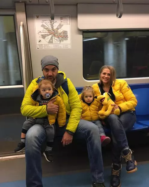 Mirela Vaida si familia