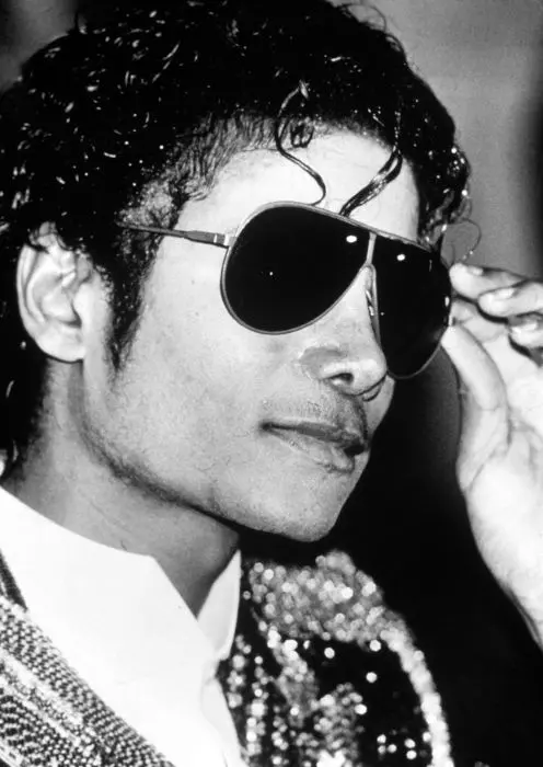 michael jackson cu ochelari soare