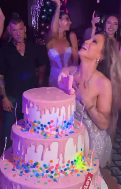 jennifer lopez tort