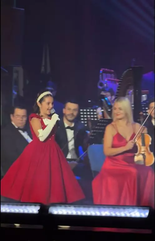 Eva Măruță, după ce a cântat cu mama ei pe scenă  (1)