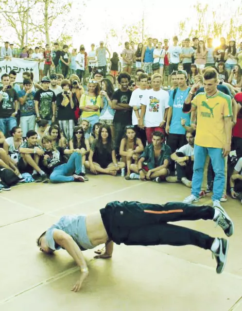 A.F.R.O.N.T: o perspectivă colectivă asupra culturii Hip Hop din România (1)
