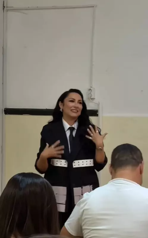 andra colegi liceu 20 de ani 7