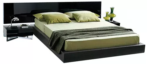Pat Silver cu noptiere din colectia Presotto Notte, din MDF cu furnir natural, tetiera lacuita, de la 2.450 euro+TVA, Orion Design