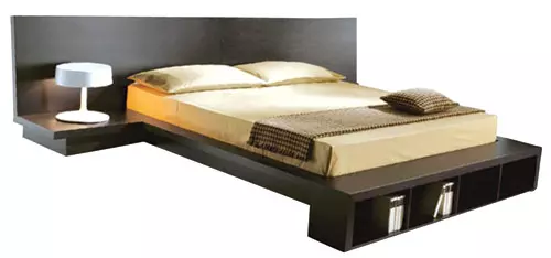 Pat Kimi, din colectia Presotto Notte, lacuit lucios sau mat, sau in furnir natural, cu biblio­teca incorporata, de la 2.920 euro+TVA, noptiere incluse, Orion Design