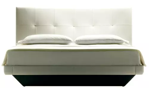 Pat Aurora Due, design Tito Agnoli, producator Poltrona Frau, tapitat cu Pelle Frau, 4.751 euro+TVA, exclusiv prin Nobilis