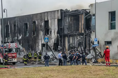 Italy, Milan: An airplane crashes in a building. 8 piople die