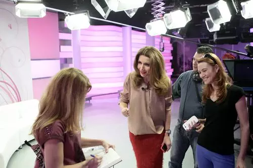 Carmen raspunde la cateva intrebari pentru VIVA 