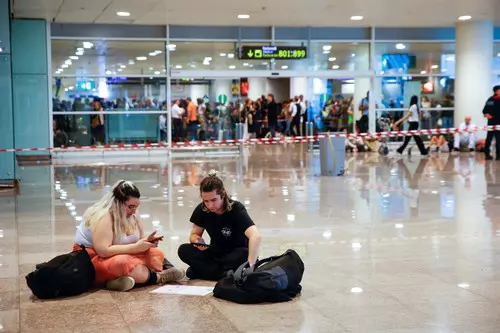 Barcelona Airport diverts 12 flights due to the rains