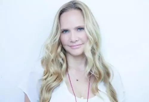 Sat Hari Khalsa este designer de bijuterii