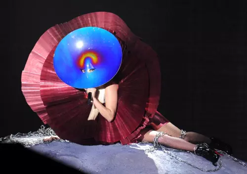 gaga10irlanda.jpg