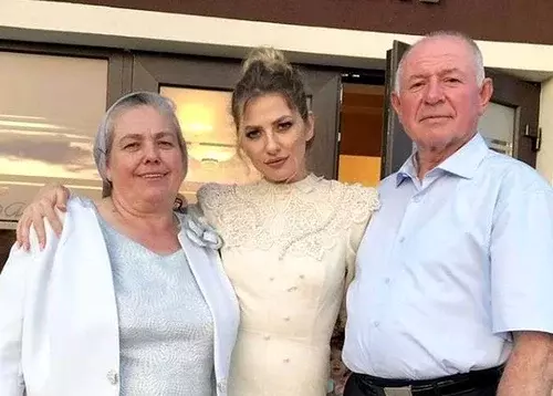 Lidia Buble si parintii ei