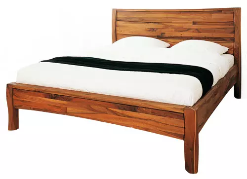 Pat din colectia Luis, din nuc, disponibil in diverse dimensiuni si variante de noptiere, pret pentru 16x200, cu 2 noptiere, 6.155 euro, Casa Enrique