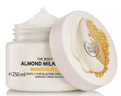 Exfoliant delicat pentru pielea sensibilă, The Body Shop, Almond Milk&Honey, 89 lei