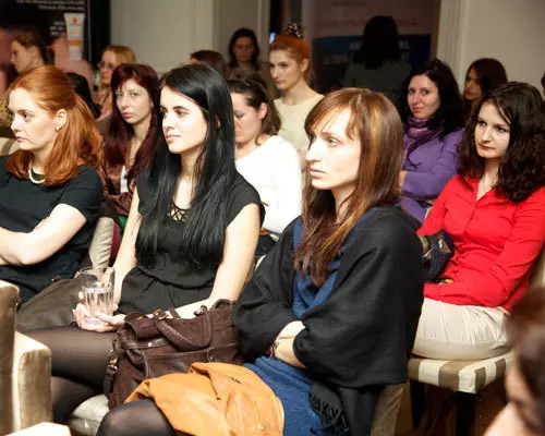 O noua editie Elle Beauty Club, in colaborare cu La Roche Posay