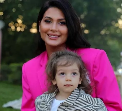 Roxana Dobre si fiul ei