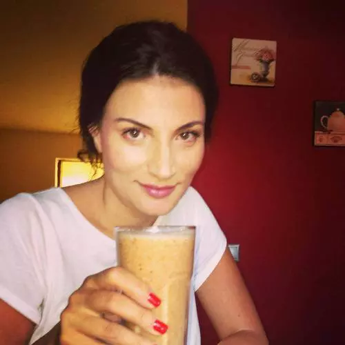 ioana-ginghina-ingrasat_2.jpg