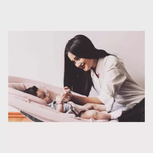 Oana-Cârmaciu-și-fiul-ei-Filip-2-500x500