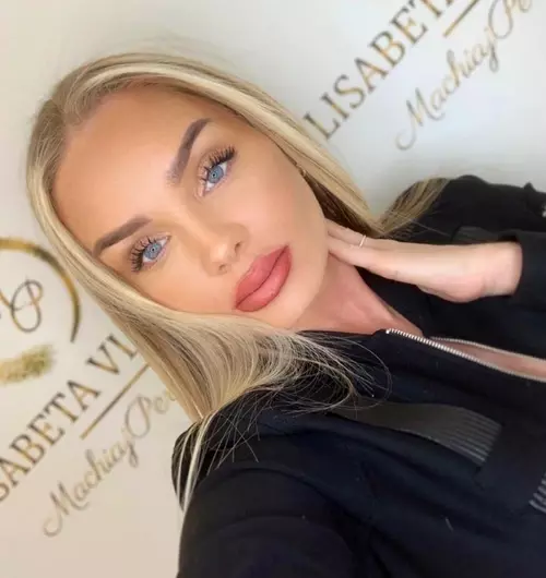 Maria Constantina cantareasta