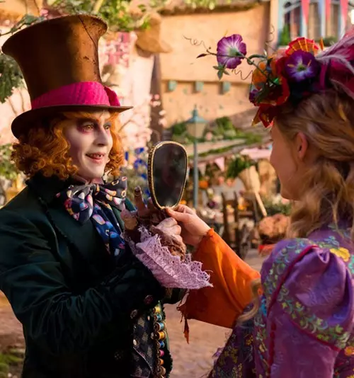 Alice Through the Looking Glass (Alice in Tara Oglinzilor)