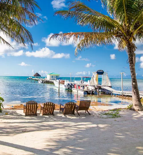 BELIZE (386.000 de vizitatori)