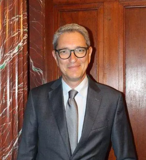 Cu-face-si-cati-bani-castiga-fostul-sot-al-Andreei-Berecleanu-Andrei-Zaharescu-in-Africa-de-Sud.-Cum-arata-sotia-lui-8