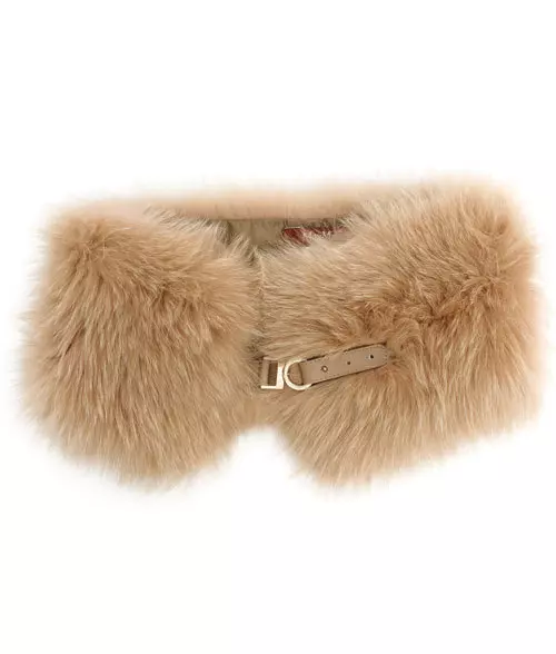 Guler din blana de vulpe, Max Mara, 2.080 lei