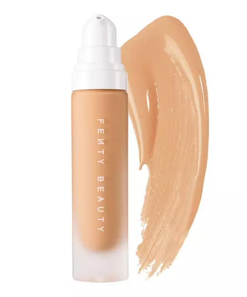 Fond de ten Pro Filt’r Soft Matte Longwear Foundation, Fenty Beauty by Rihanna, 156 lei, exclusiv în magazinele Sephora