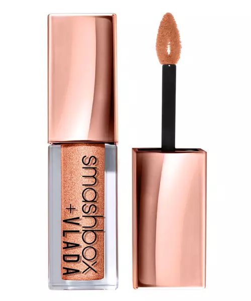 Ruj lichid Always On Petal Metal Liquid Lipstick, Smashbox + Vlada, nuanța Desert Rose, 99 lei, exclusiv în parfumeriile Douglas