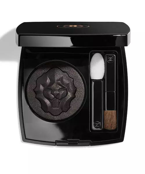 Fard de pleoape Ombre Premiere, Chanel, nuanța Noir Lame, colecția Creation Exclusive, 170 lei, exclusiv în Chanel Espace Beaute Băneasa