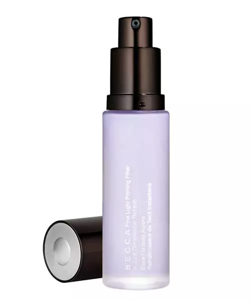 Baza de machiaj pentru luminozitate, BECCA, 170 lei, exclusiv în magazinele Sephora