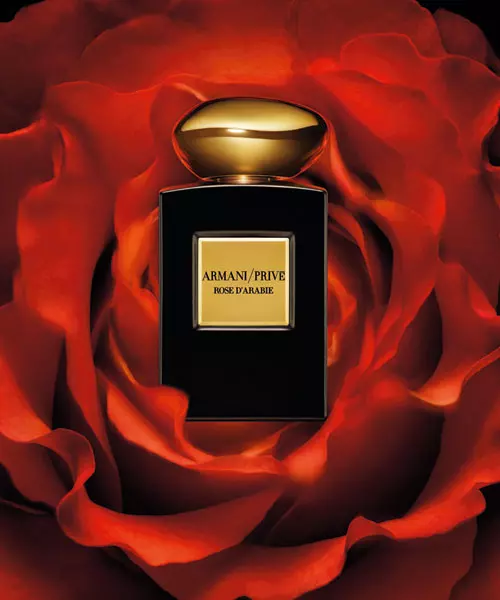 Rose d’Arabie, Giorgio Armani, Armani Privé Collection, EDP 100 ml, 1.165 lei (exclusiv în parfumeriile Douglas)