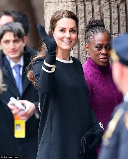 Kate Middleton și stilul său maternity: cele mai stylish ținute