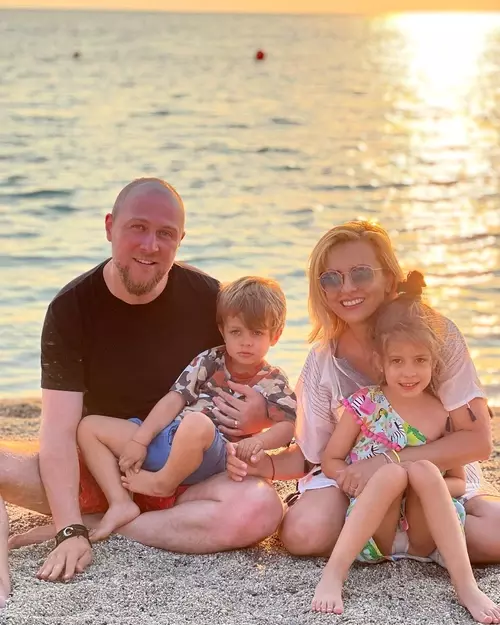 simona si familia sa